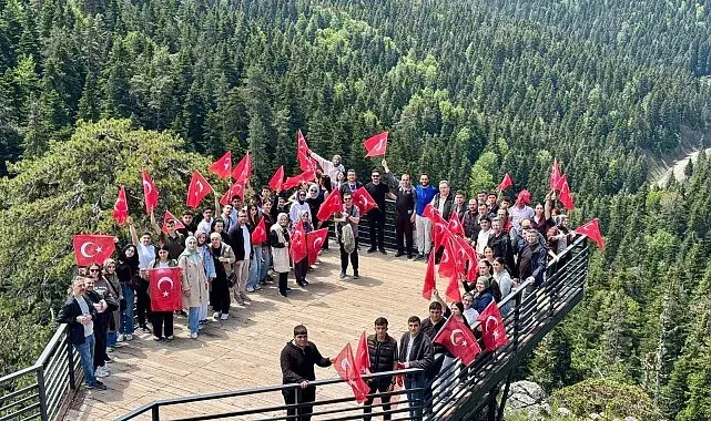 Kastamonu'da gençlik yürüyüşü: Doğanın tadını çıkardılar