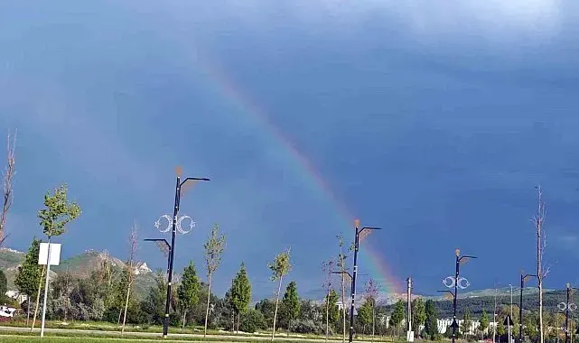 Sivas'taki ani hava değişikliği görsel şölen oluşturdu