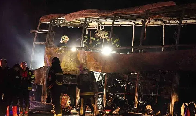 Bir mezarda iki acı: Baba ve 9 aylık oğlu aynı mezarda yan yana toprağa verildi