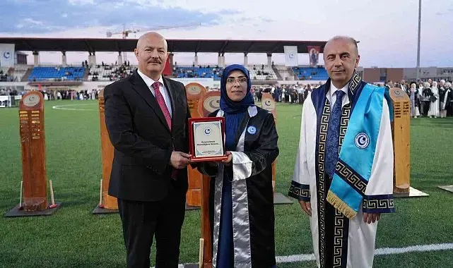 Adıyaman Üniversitesi'nde mezuniyet coşkusu yaşandı