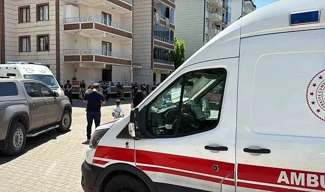 Diyarbakır'da klimadan çıkan kıvılcım daireyi küle çevirdi