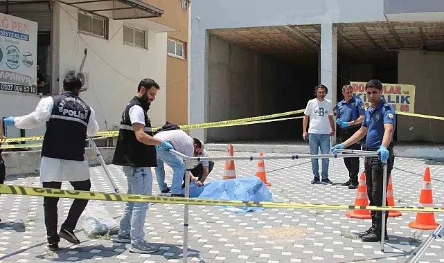 Emekli polis, bıçakla saldıran oğlunu öldürdü
