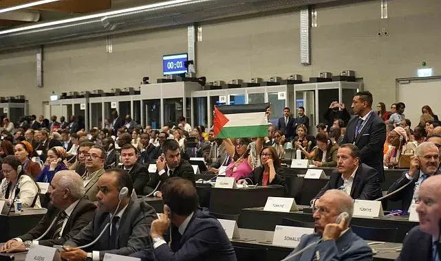 ILO Konferansı'nda Filistin'in ILO'ya geçici üyeliğinin iptalini isteyen İsrailli diplomata protesto