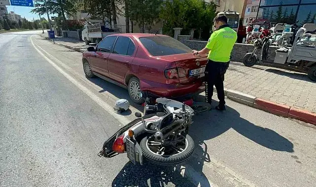 Motosiklet sürücüsünün ölümden döndüğü kaza anı kameraya yansıdı