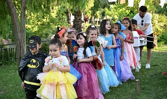 Atık malzemeler minik ellerde sanata dönüştü
