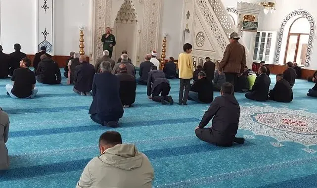 Bayburt'ta cami cemaati bağımlılıkla mücadele konusunda bilgilendirildi