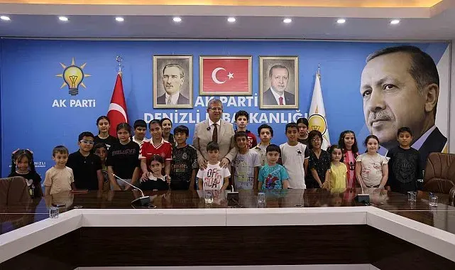 Çocuklar bayram coşkusunu AK Parti Denizli İl Başkanlığında yaşadı