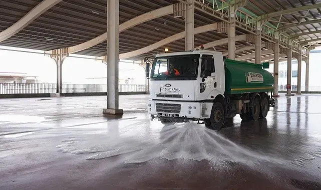 Şehitkamil'de bayram boyunca hummalı temizlik mesaisi