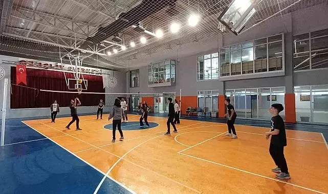 Öğrenciler Gençlik Merkezinde spor ve sanatla buluştu