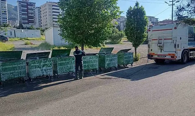 Onikişubat Belediyesi, 288 personel ve 65 araçtan oluşan güçlü ekiple sahada