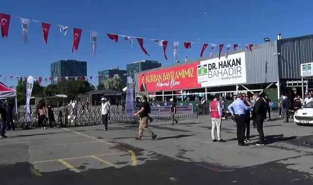 Bahçelievler'de ilk kurban kesimleri yapıldı