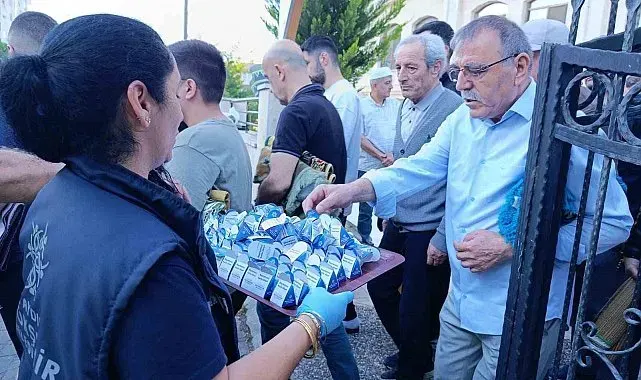 Aydın Büyükşehir vatandaşlarla bayramlaştı