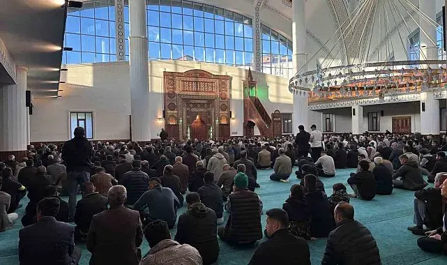 Bingöl'de Kurban Bayramı namazı eda edildi