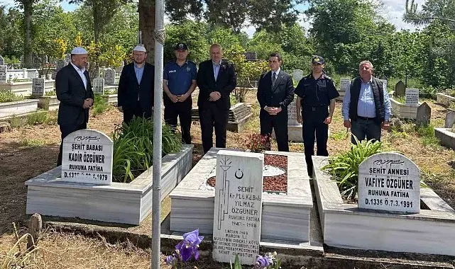 Kurban Bayramı'nda şehitler kabirleri başında anıldı