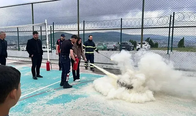 Bilecik'te çocuklara yangın eğitimi