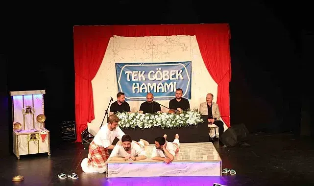 Erzurum Şehir Tiyatroları "Hançer Havası" ile Ordu'da sahne aldı