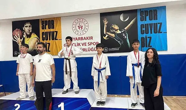 Çermikli sporcular madalyalarla döndü