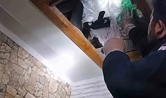 Kırıkkale'de çatıya gizlenen çuvaldan Kalaşnikof çıktı
