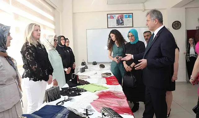 OSMEK kursiyerlerinin eserleri Hüdavendigar'da sergilendi