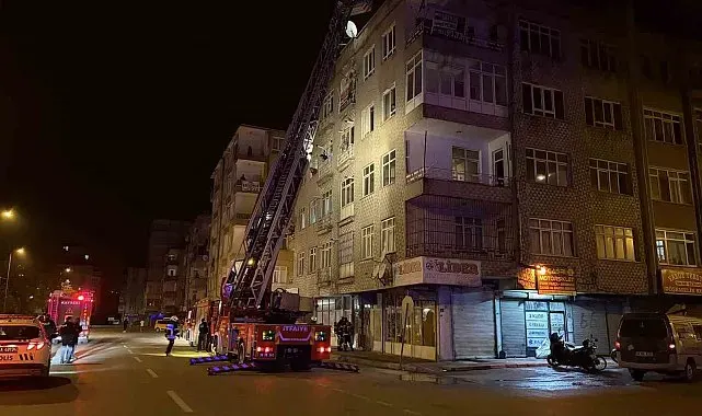 Bodrum katta çıkan yangın paniğe neden oldu