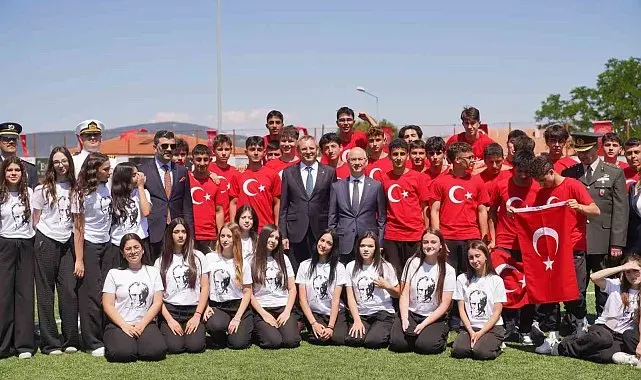 Ayvalık'ta 19 Mayıs coşkusu
