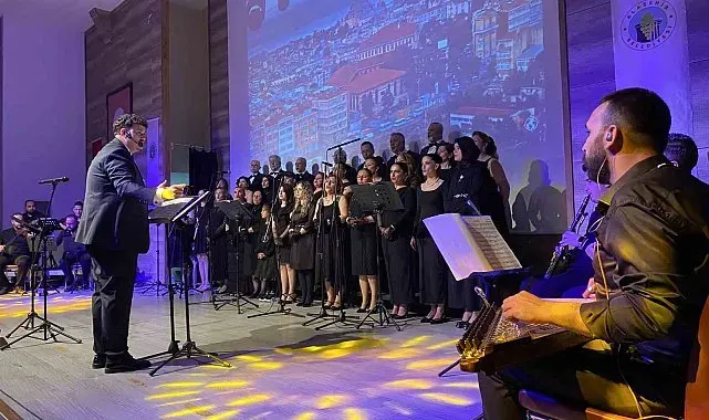Alaşehir'de 'İstanbul Şarkıları' rüzgarı