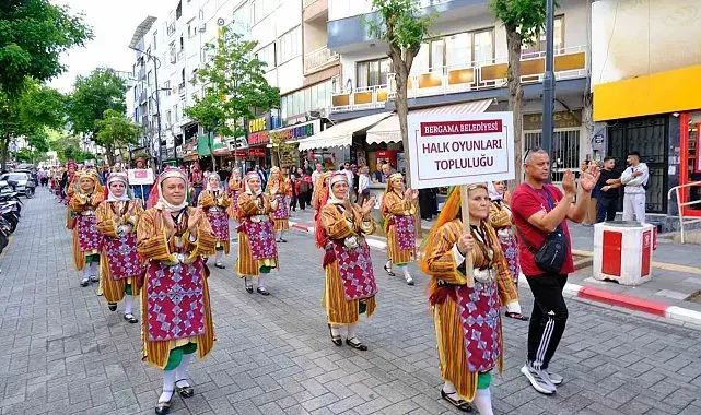 Soma'da Zeybek Festivali yoğun ilgi gördü