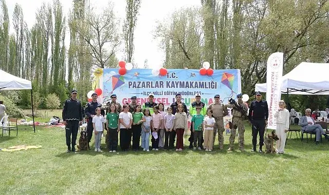 Pazarlar'da geleneksel uçurtma şenliği