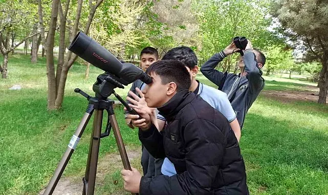Iğdır'da "Doğa Öncüleri Projesi" kapsamında öğrencilere doğa ve kuş eğitimi