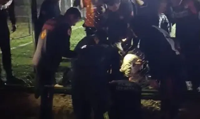 Halısahada maç yaparken tel koluna girdi: itfaiye ekipleri kurtardı