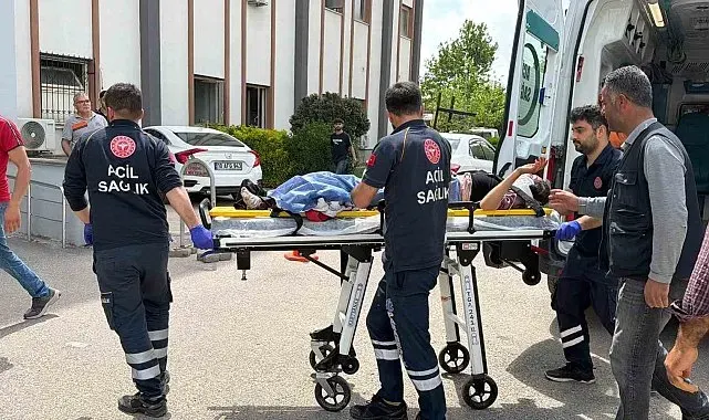 Traktör tekerinin altında kalan genç kız ağır yaralandı