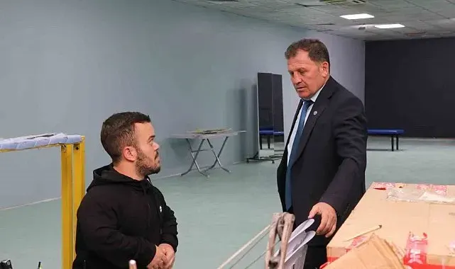 Kabakcı, Türkiye'de tek olan antrenman salonunu inceledi