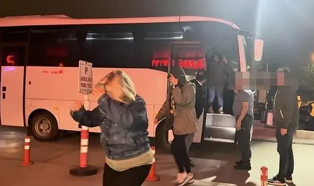 Tepebaşı Belediyesi'ne yönelik operasyonda gözaltında şüpheler sağlık kontrolünden geçirildi