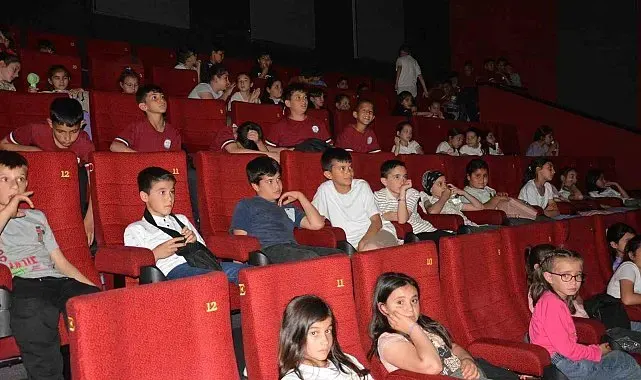Başkan Kumral, Babadağlı çocukları sinemayla buluşturdu