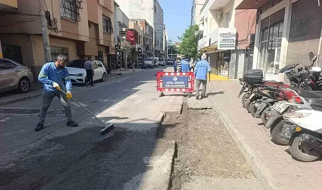 Akdeniz'de yol ve kaldırımlar yenileniyor