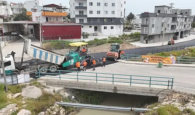Silifke'de yollar sıcak asfaltla yenilendi