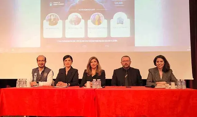 Velilere siber güvenlik eğitimi: Kars Emniyeti'nden farkındalık semineri