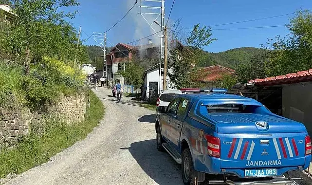 Yaşlı adam ve torunu yanmaktan son anda kurtuldu