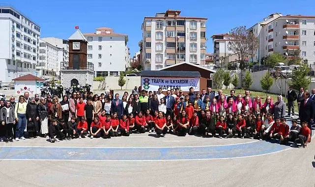 75 öğrenci trafik parkında kuralları uygulamalı öğrendi