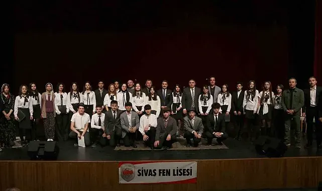 Lise öğrencileri Veysel'in hayatını sahneye taşıdı