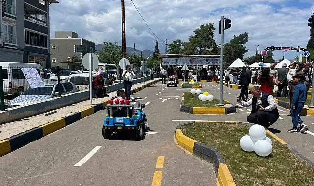 Kırıkhan'da öğrenciler trafik kurallarını bilgilendirme pistinde öğrenecek