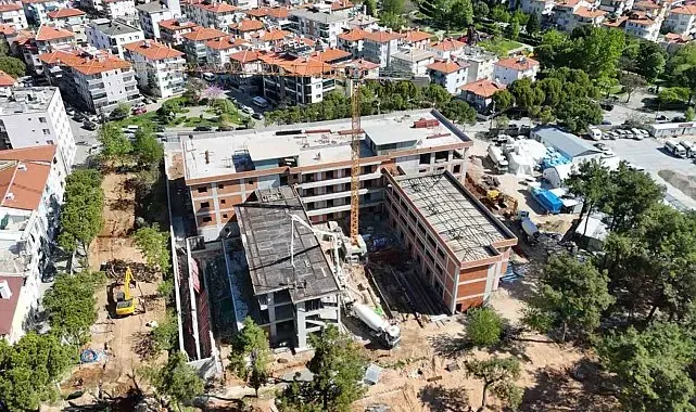 Huzurevi yeniden inşa ediliyor