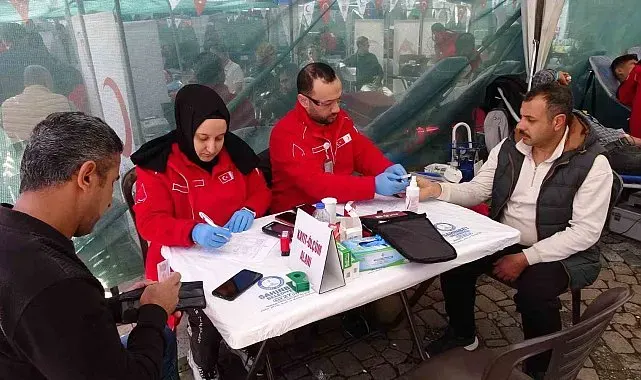 Şahinbey Belediyesi'nin kan bağışı kampanyasına yoğun ilgi