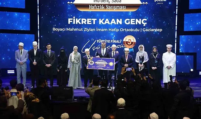 Bakan Tekin: "Gençlerimizin ruh dünyası, algoritmaların merhametine bırakılmamalı"