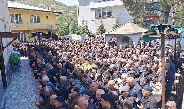 Artvin'de 4 ay sonra çığ altından çıkartılan Bülent Gezer son yolculuğuna uğurlandı