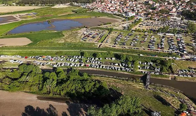 Edirne'de oteller doldu, ziyaretçiler çadır ve karavanlara yöneldi