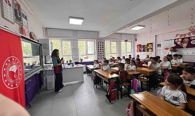 Veterinerler minik öğrencilerle buluştu