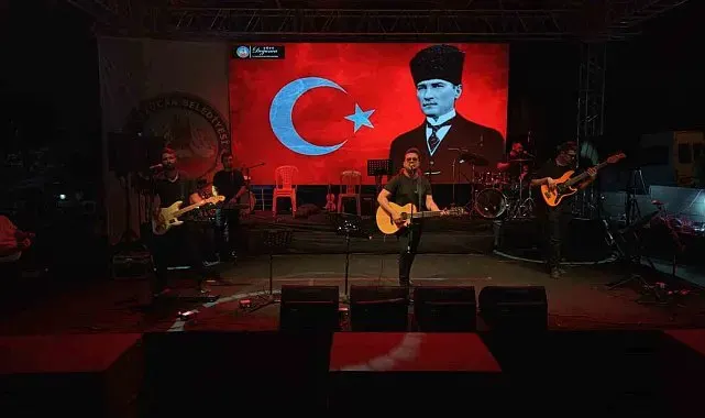 Kuyucak'ta kurtuluş coşkusu konserlerle taçlandı