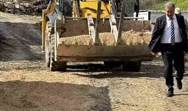 Çüngüş'te yol yapım çalışmaları devam ediyor