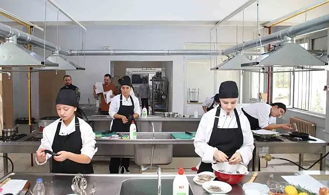 Köşk'te öğrenciler hünerlerini mutfakta sergiledi